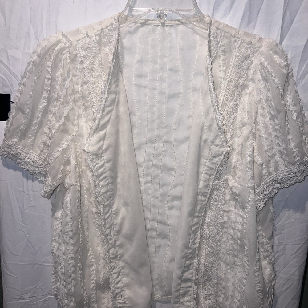 Cottagecore Boho Ivory Crinkle Ruched Lace V-Neck Short Puff Sleeve Top Size M - Picture 8 of 13